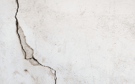 Fissure dans le mur de la cave